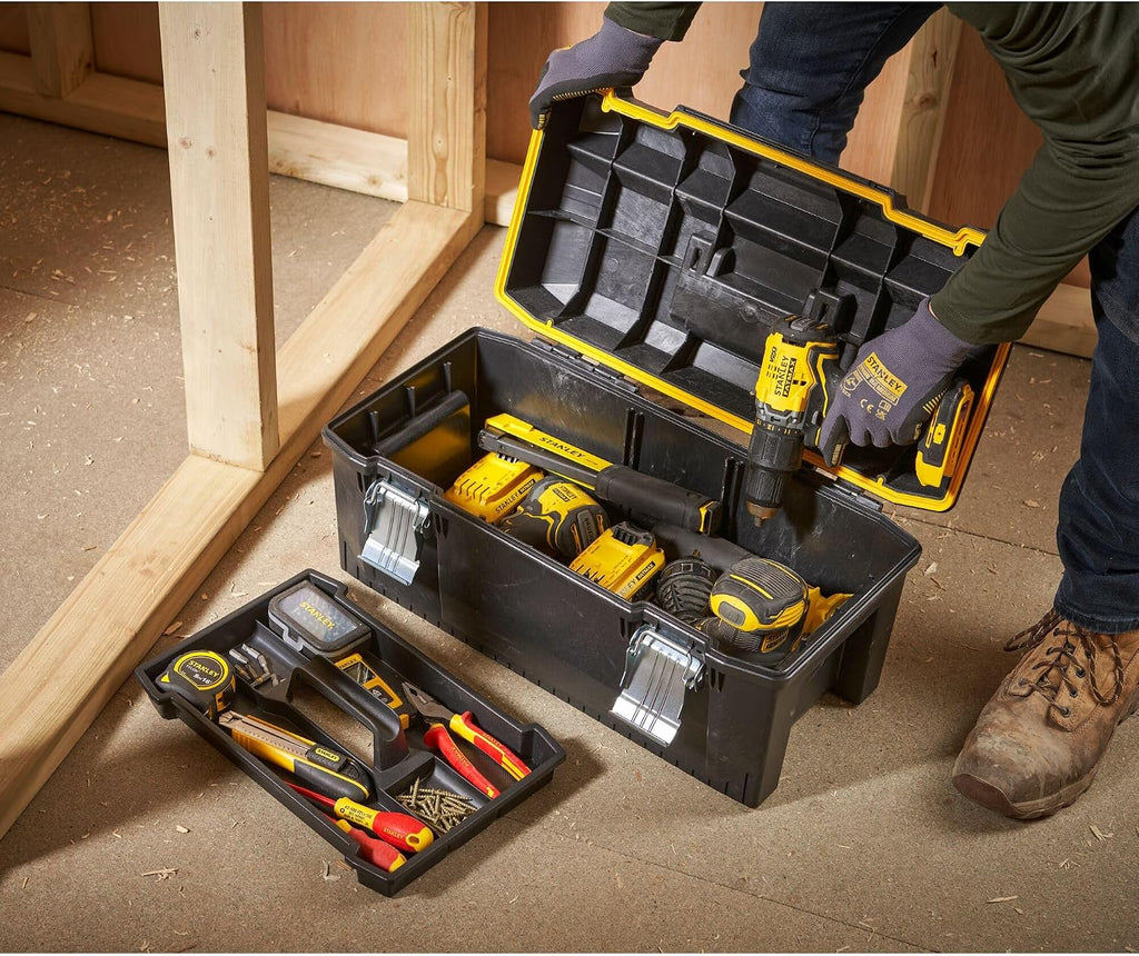  STANLEY FATMAX Boîte à Outils Étanche 58 Cm - Résistant à L'Eau - Grande Capacité De Rangement - Rainure En V Pour Coupe D'Appoint - Poignée Bi-Matière - Attaches Anti-Corrosion 1-94-749